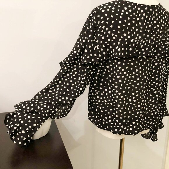 Max Studio Ruffle Top L | NWT $88 | Rufflecore Meets Dark Academia Blouse - Picture 3 of 5